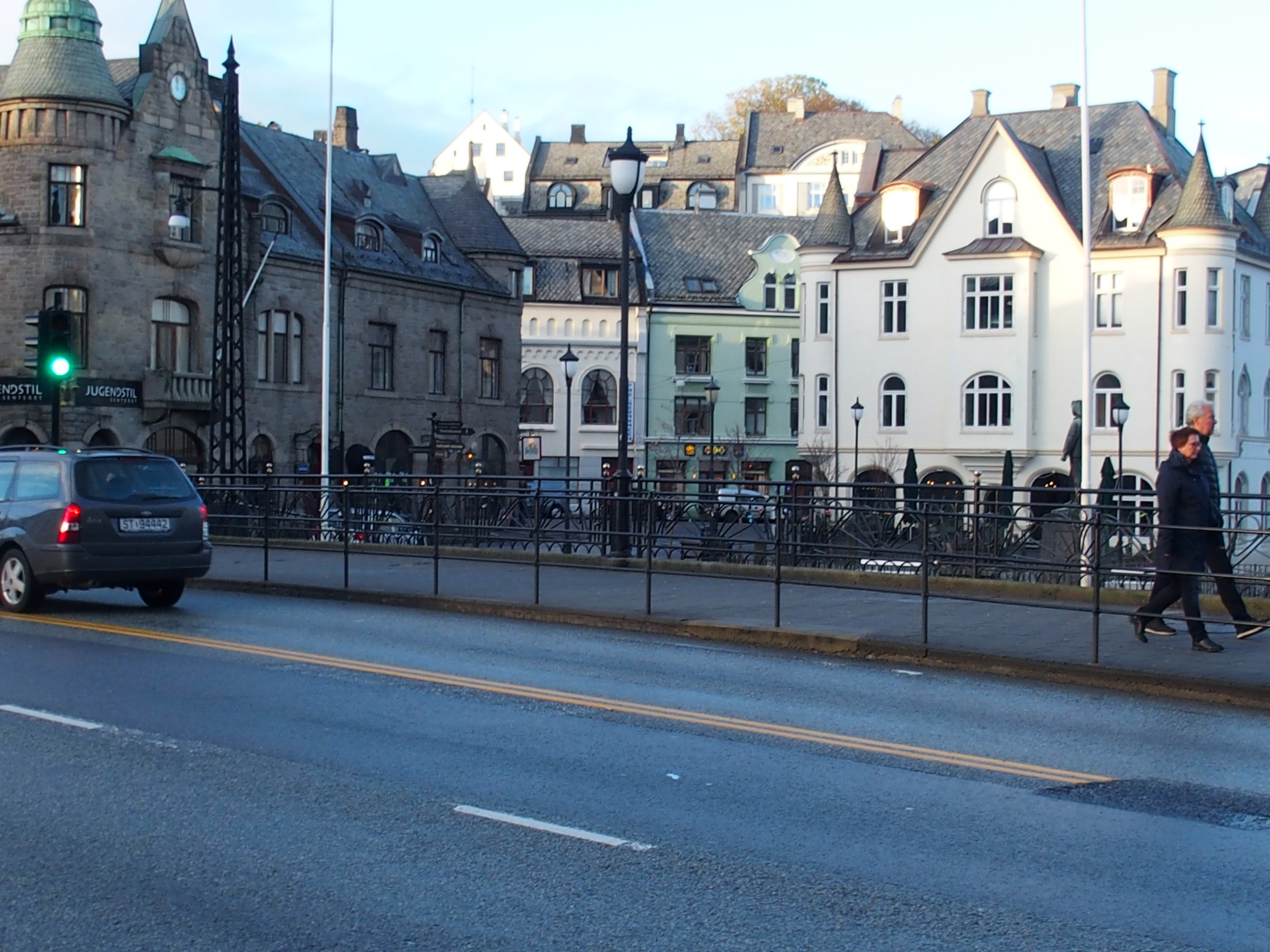 HB150057.JPG